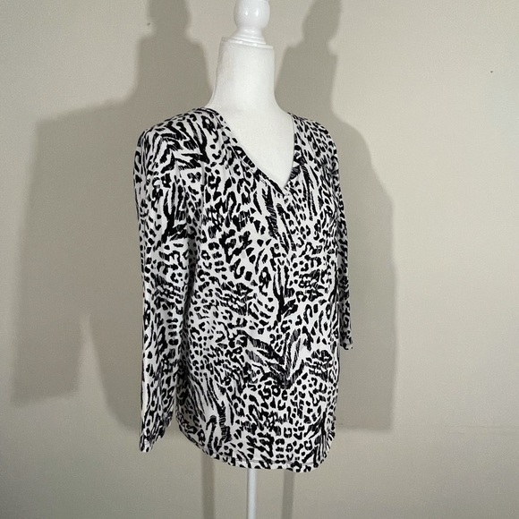 Rafaella sz lg top Vneck black / white print - Picture 1 of 10